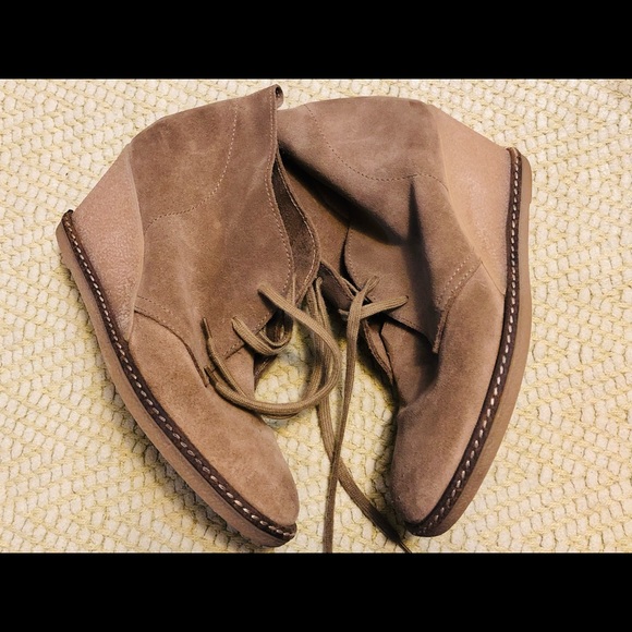 Women’s boot j crew shoes - Picture 3 of 7